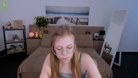 layriantavee online show from March 2, 1:05 pm