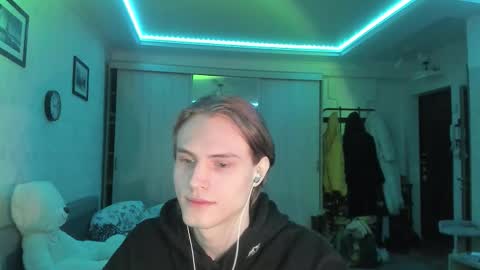 Snapshot of lazaret1k chatting on February 7, 6:11 pm Vladi online show from February 7, 6:11 pm