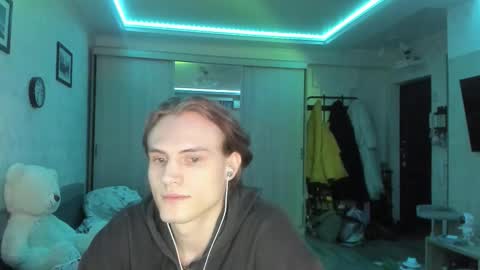 Snapshot of lazaret1k chatting on February 8, 7:28 pm Vladi online show from February 8, 7:28 pm