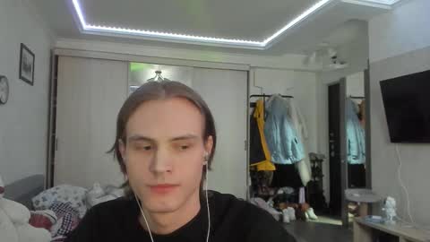 Snapshot of lazaret1k chatting on February 12, 10:54 am Vladi online show from February 12, 10:54 am