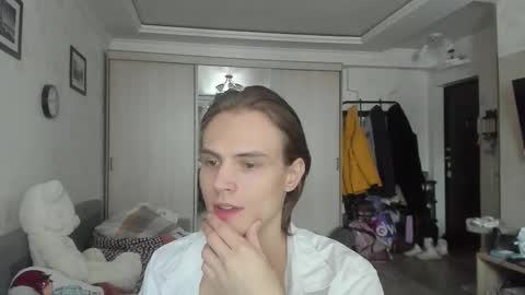 Snapshot of lazaret1k chatting on February 19, 11:50 am Vladi online show from February 19, 11:50 am