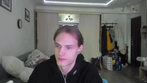 Snapshot of lazaret1k chatting on March 5, 11:28 am Vladi online show from March 5, 11:28 am