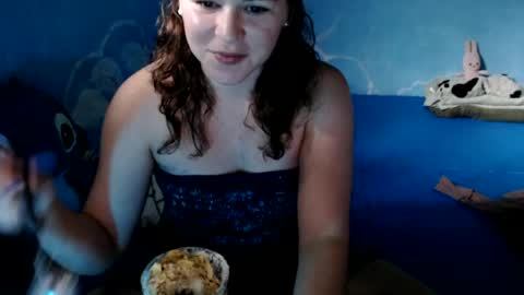 Snapshot of lazzy4ngel chatting on June 25, 4:22 pm lazzy4ngel online show from June 25, 4:22 pm