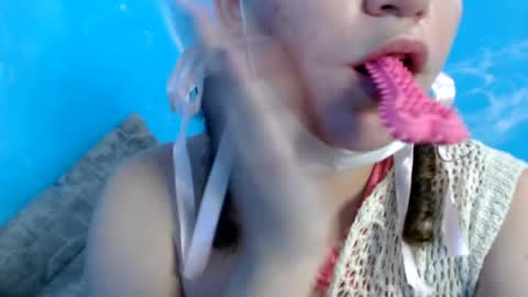 Snapshot of lazzy4ngel chatting on July 4, 2:40 am lazzy4ngel online show from July 4, 2:40 am