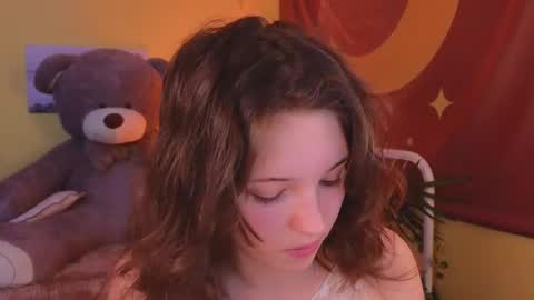 Snapshot of lea_belle_ chatting on March 1, 4:44 pm Lea online show from March 1, 4:44 pm