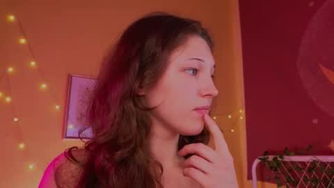 Snapshot of lea_belle_ chatting on September 19, 5:13 pm Lea online show from September 19, 5:13 pm
