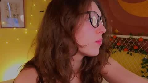 Lea online show from October 26, 4:24 pm