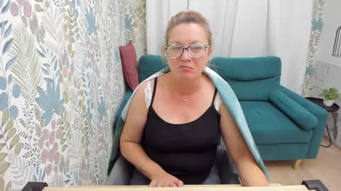 Lea online show from December 8, 11:35 am