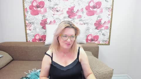 Lea online show from December 16, 7:21 pm