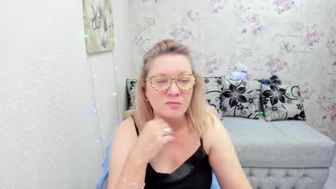 Lea online show from December 30, 11:37 am