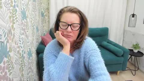 Lea online show from February 14, 5:32 pm