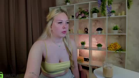 Snapshot of leadaisy chatting on May 12, 3:47 am leadaisy online show from May 12, 3:47 am