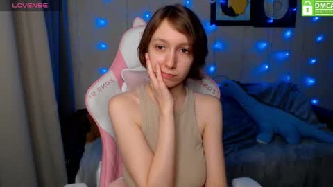 Snapshot of leah__gotty chatting on December 13, 5:21 pm Leah Gotty online show from December 13, 5:21 pm