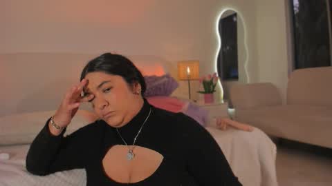 Snapshot of leah_bensoon chatting on October 28, 4:09 pm Leah online show from October 28, 4:09 pm