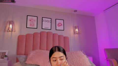 Snapshot of leah_bensoon chatting on November 28, 3:04 pm Leah online show from November 28, 3:04 pm