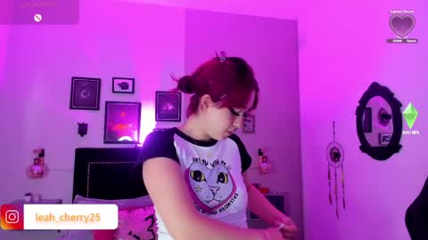Leah online show from June 2, 9:50 pm