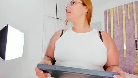 Leah  online show from February 15, 9:26 pm