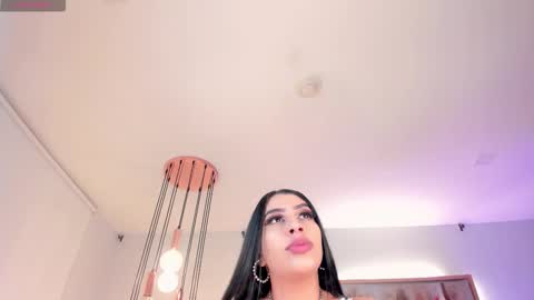 leahlombardi_ online show from January 7, 3:09 am