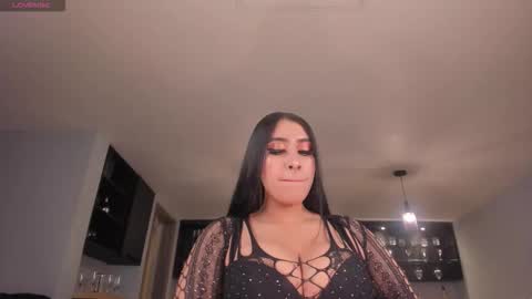 leahlombardi_ online show from February 8, 11:08 pm