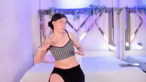 Snapshot of leahsama chatting on November 8, 1:33 pm online show from November 8, 1:33 pm