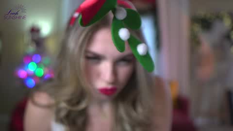 Snapshot of leahsunshine chatting on December 24, 8:27 pm OnlyFans leahsunshine1 online show from December 24, 8:27 pm