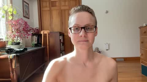 Lee online show from February 8, 6:22 pm