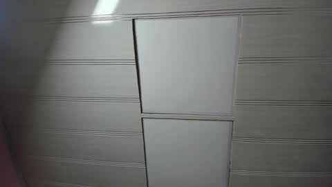 leamoreau__ online show from October 25, 11:51 am