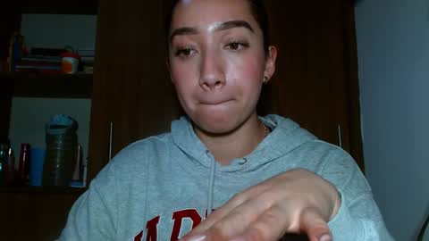 leanaalhub online show from December 18, 5:04 am