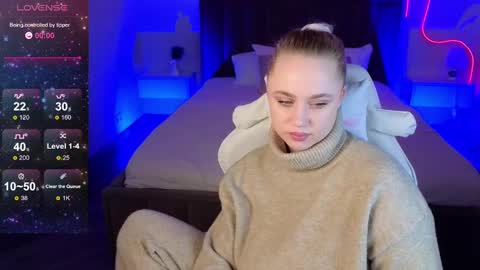 Snapshot of leanaax chatting on January 25, 2:04 am Leana Love online show from January 25, 2:04 am