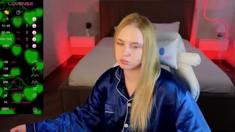 Snapshot of leanaax chatting on March 7, 6:02 am Leana Love online show from March 7, 6:02 am