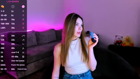 Leana online show from March 19, 5:17 pm