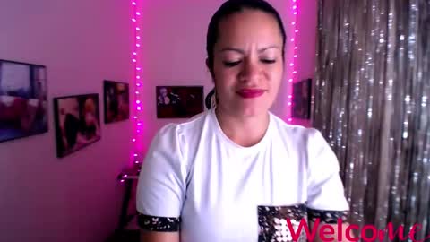 Leandra online show from February 6, 6:35 pm