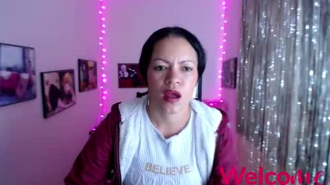 Leandra online show from February 7, 3:30 pm