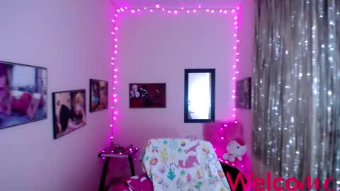 Leandra online show from February 10, 6:24 pm