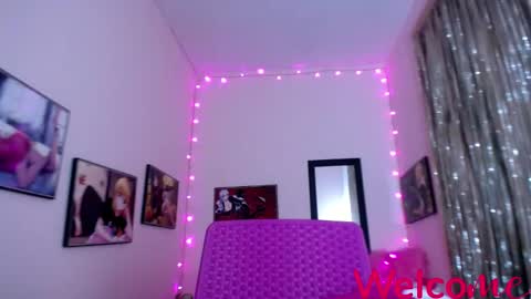 Leandra online show from February 19, 6:32 pm