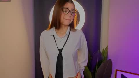 Sophie online show from April 15, 7:10 pm