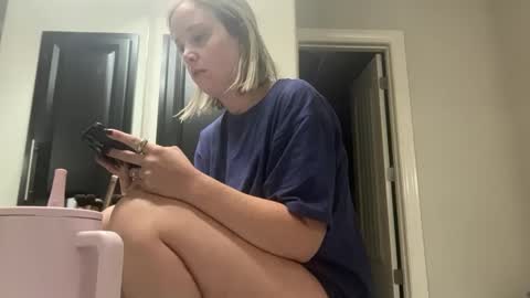 leanneluxecouple online show from October 7, 10:23 am