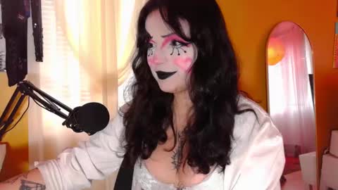 Snapshot of learaypie chatting on October 16, 7:26 pm Lea Ray Pie online show from October 16, 7:26 pm
