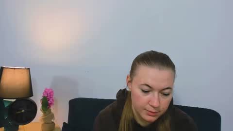 Lea online show from October 14, 3:13 pm