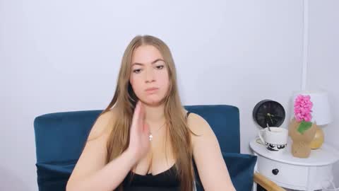 Lea online show from November 7, 2:17 pm