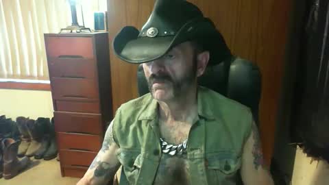 leathergreaser online show from April 12, 1:54 am