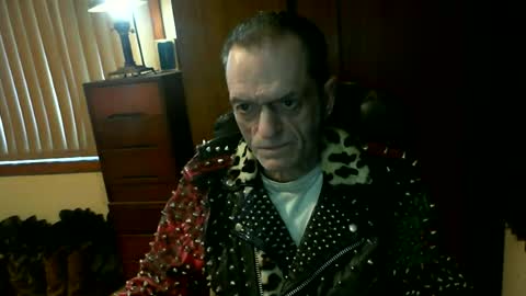 leathergreaser online show from June 22, 9:45 pm