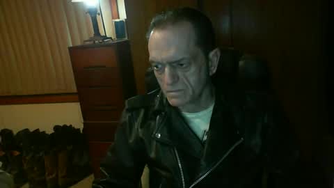 leathergreaser online show from June 23, 7:56 pm