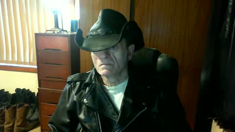 leathergreaser online show from July 3, 11:44 pm