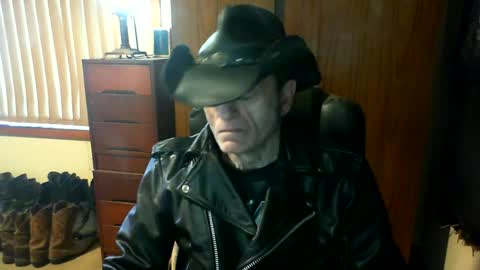 leathergreaser online show from July 10, 11:07 pm