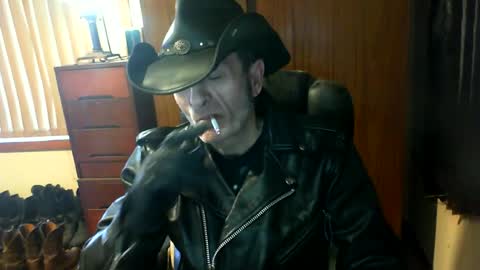 leathergreaser online show from July 14, 12:57 am