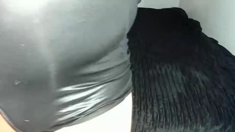 Snapshot of leatherman31 chatting on November 9, 7:01 pm leatherman31 online show from November 9, 7:01 pm