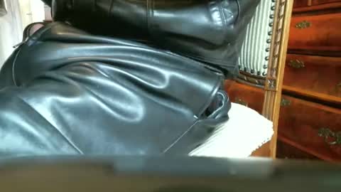 Leathermotocross online show from December 14, 1:59 pm