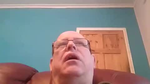 leatherpants68 online show from November 16, 8:42 am