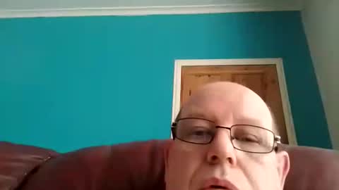 Snapshot of leatherpants68 chatting on May 27, 2:58 pm leatherpants68 online show from May 27, 2:58 pm
